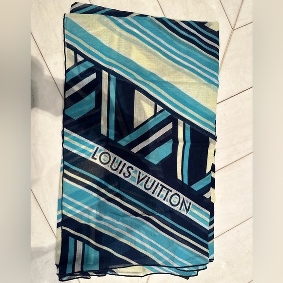 Louis vitton sarong - Picture 3 of 3